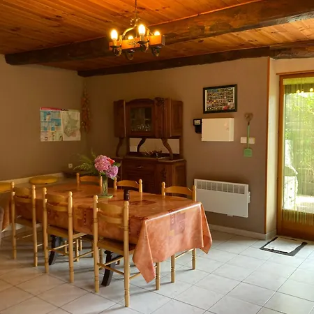 Les Trois Monts בית נופש